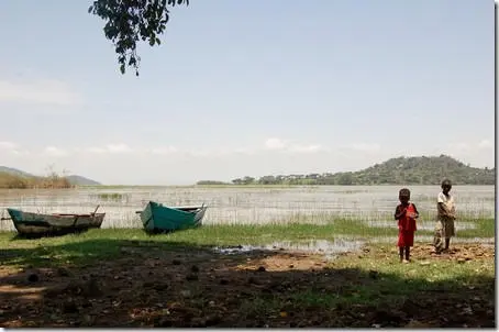  በመዪይ አፋፍ ጀልባቡይዋ አባሳይ ተደሴትሚይ ባድ የትረሎ/በሀይቁ ዳር ሀይቁና ደሴቱ ዪታያል/The lake of Bahirdar and the isands within it